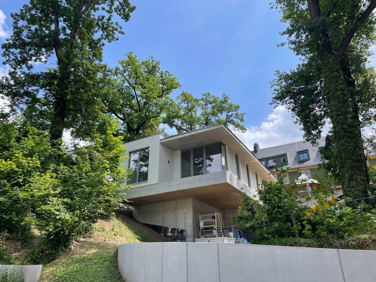 *einmalige Gelegenheit - modernes und freistehendes Einfamilienhaus auf dem Weißen Hirsch*