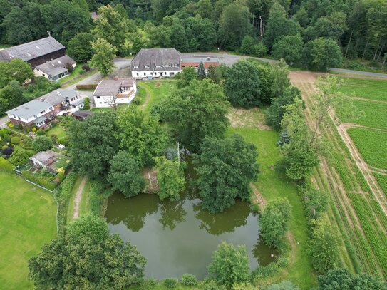 Historischer Gasthof mit parkähnlichem Grundstück und privatem See