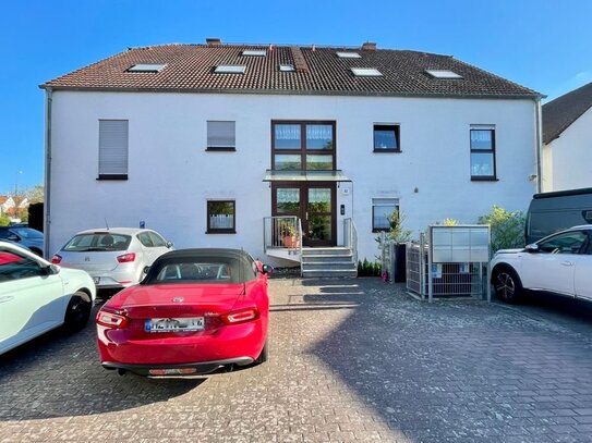 Großzügige, lichtdurchflutete Wohnung in ruhigem Wohnhaus.