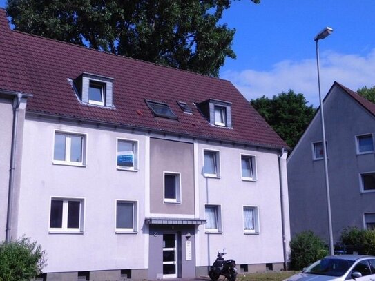 **Junges Paar im Glück mit dieser renovierten 2-Zimmer-Wohnung und Balkon!!**