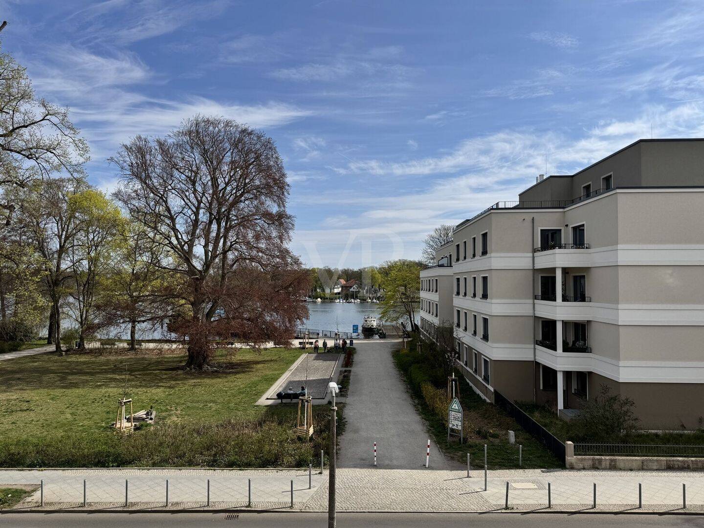 Erstbezug: Exklusive 3-Zimmer-Wohnung mit Wasserblick - Photo 1