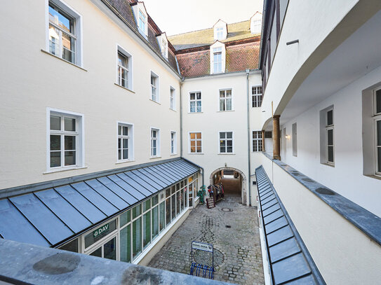 HISTORISCHE ALTBAUWOHNUNG IN DER INNENSTADT