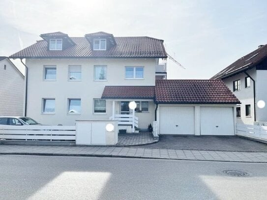 Wunderschöne Wohnung, mit Balkon, gerade alles neu gemacht