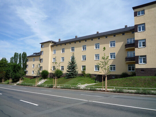 Frisch sanierte 3-Raum-Wohnung mit Balkon, Dusche und Badewanne