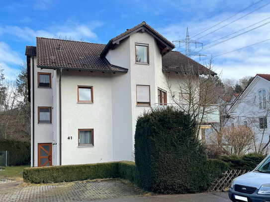 Helle Zwei-Zimmer-Wohnung mit Kfz-Stellplatz