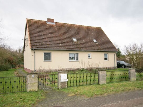 Einfamilienhaus im Grünen mit 2.726 m² Grundstück