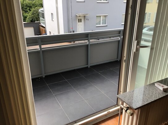 1,5-Zimmer-Wohnung mit Einbauküche und Balkon