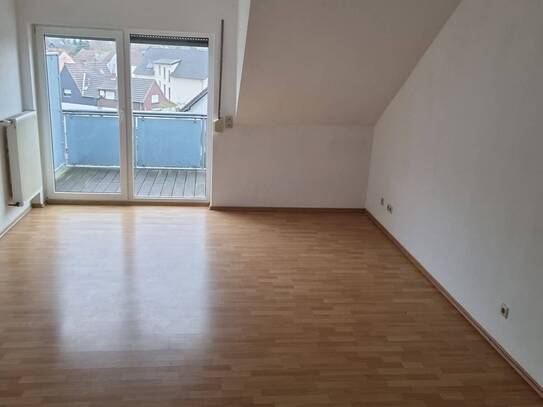 3 ZKB mit Balkon - frisch renoviert