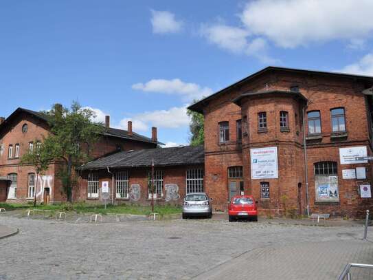 2 Büro-, Laden-, Praxisflächen je 100-550 m² direkt am Hbf. Schwerin, nach Ihren Wünschen+Parkplätze