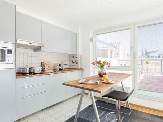 Möblierte Wohnung mit großer Terrasse und Domblick im Belgischen Viertel