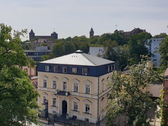 3 1/2 Zi-ETW mit Balkon in oberster Etage, mit unverbaubarem Burgblick in 90408 Gärten hinter der Veste - von Privat an…