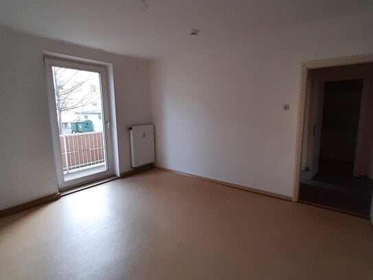 01 Apianstr. 8: 2,5 Zimmer-Erdgeschoss-Wohnung ohne EBK, mit Balkon