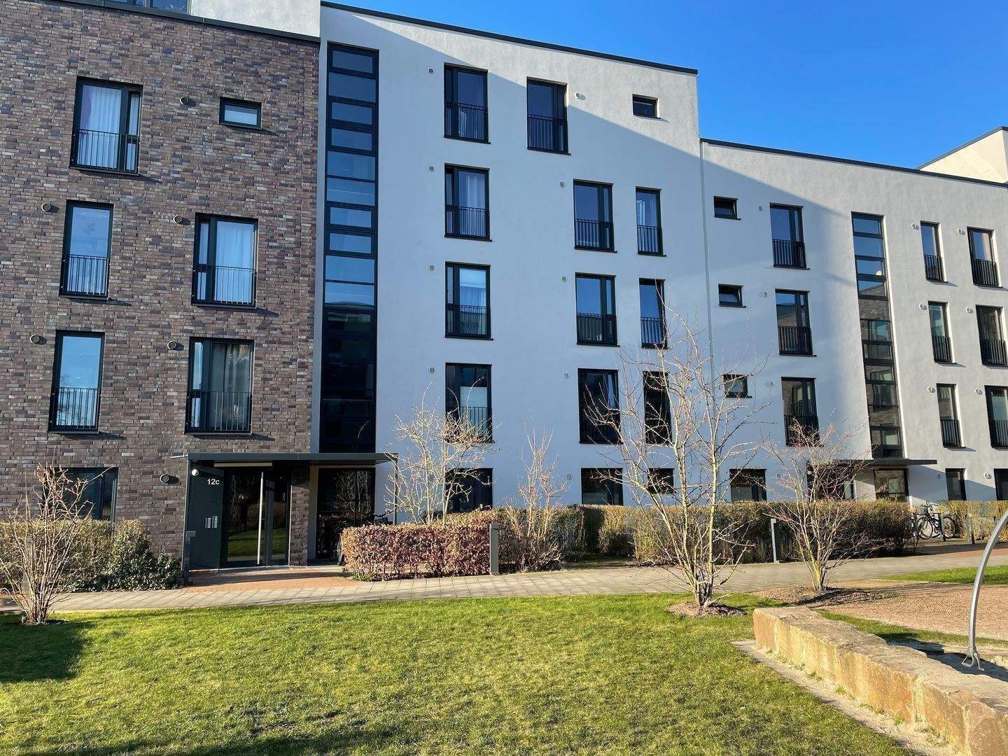 Echternach Immobilien: ... vollmöblierte 2 Zi.- Neubau- Penthouse-Wohnung in guter Lage!