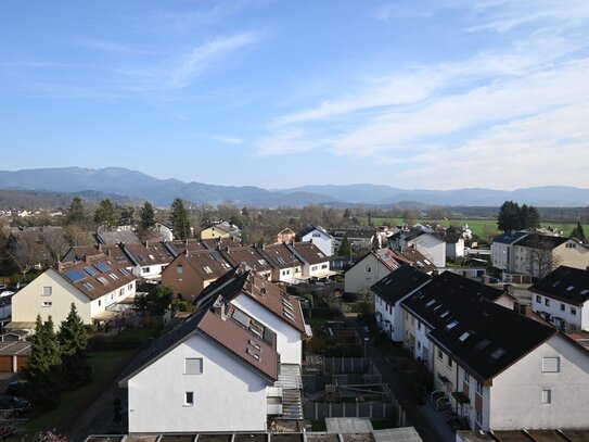 Vier Berge auf einen Blick - Wohnen über den Dächern von Emmendingen