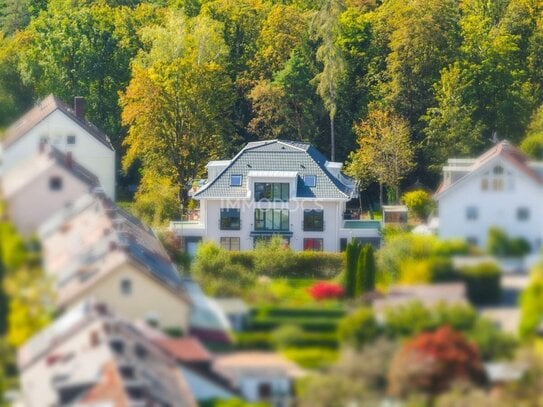 Süd-West-Eigentumswohnung mit Riesen Garten und Blick auf den Park!