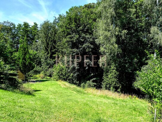 RESERVIERT: Idyllisches Hanggrundstück mit herrlichem Ausblick!