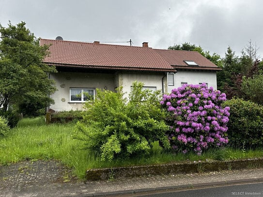 Großzügiges 1-2 Familienwohnhaus mit viel Platz und großem Grundstück