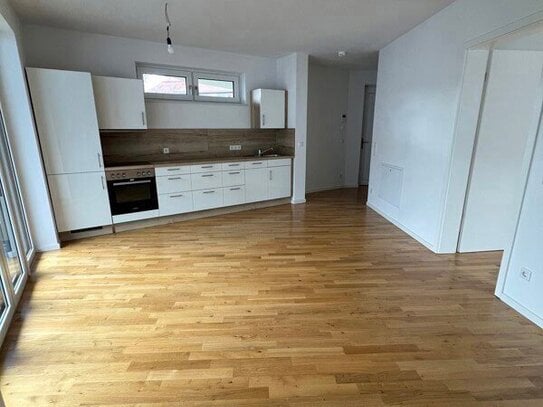 Tolle Wohnung im Neubau mit hochwertiger Ausstattung, Aufzug und Balkon!