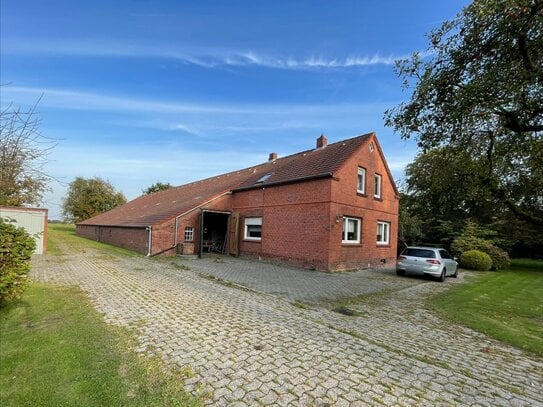 Großzügiger Gulfhof mit arrondierten Grünländereien im Umkreis von Norden