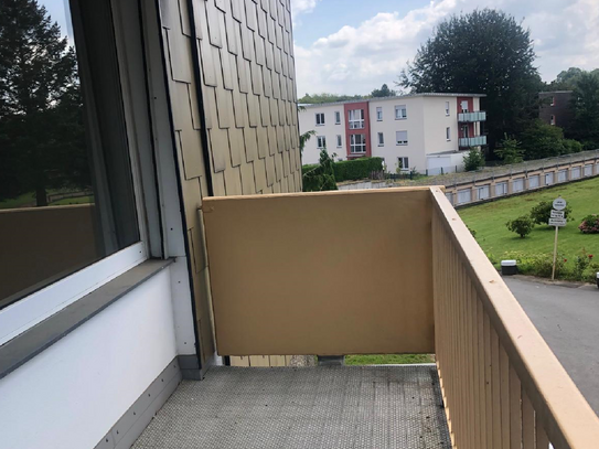 Bequem mit Aufzug, Balkon und Garage!