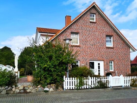 JEDEN TAG AM MEER ~ Architektenhaus mit 3 Wohnungen in bester Lage am Ostseestrand