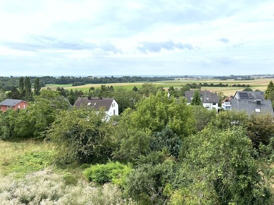 ca. 1.100 m² Baugrundstück mit Blick in attraktiver Wohnlage