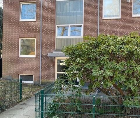 Wohnung über 2 Etagen, ab 01.04.25: ca. 102 m² Wohn-/Nutzfläche, (EG 2 Zimmer & Souterrain 2 Hobbyräume), Balkon