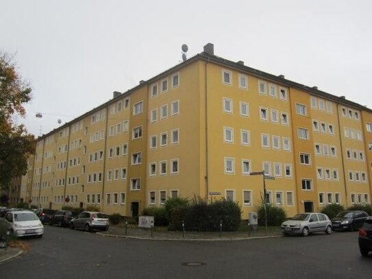 Renovierte 2-Zimmer-Wohnung mit EBK ab sofort zu vermieten