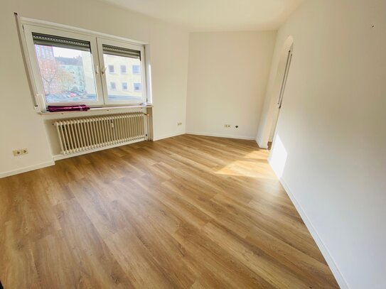 Helle, neu renovierte Einzimmer-Single-Wohnung