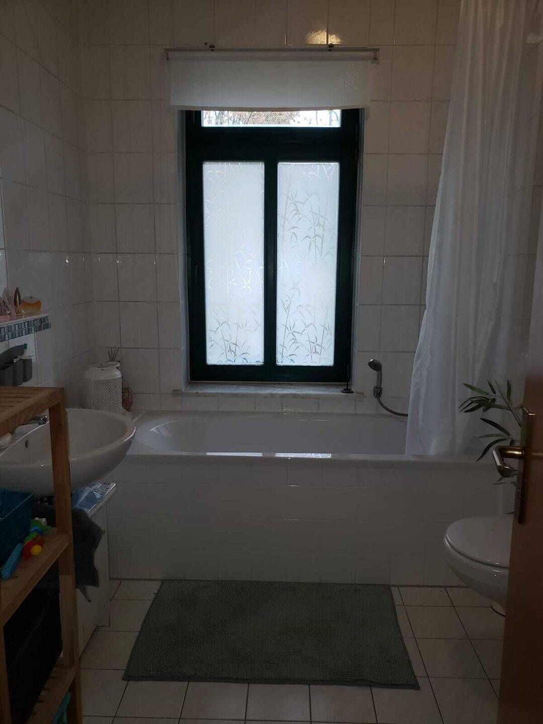 Gut gepflegte, vermietete 2-Zimmer-Wohnung mit Balkon - Heizungsanlage kürzlich erneuert