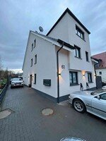 Stilvolle, neuwertige 2,5-Zimmer-Dachgeschosswohnung mit Balkon in Bergisch Gladbach