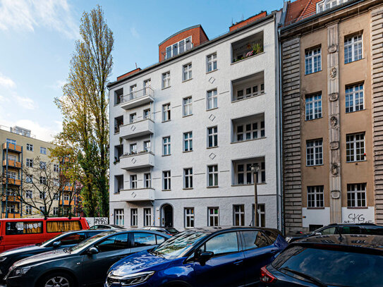 Nahe *Volkspark Friedrichshain*: Gründerzeit-Wohnung mit BALKON - 2 Zimmer - PROVISIONSFREI