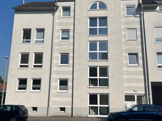 ERBPACHT: ATTRAKTIVE 3-ZIMMER-WOHNUNG MIT GROßZÜGIGEM BALKON UND AUSSENSTELLPLATZ!!!