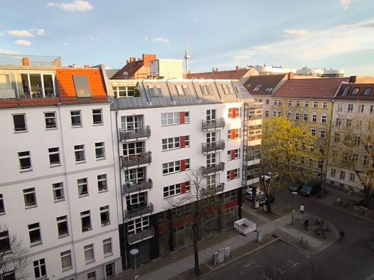 Schön, ruhig, sonnig: Dachgeschoss mit Terrasse in Mitte am Arkonaplatz