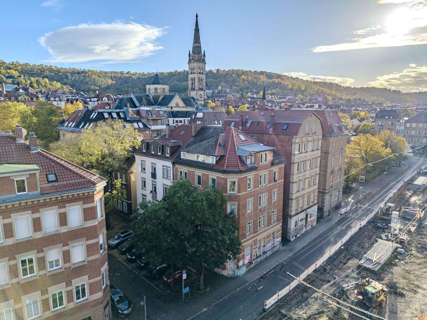 Großzügiges Wohn- und Geschäftshaus mit Potenzial am Erwin-Schöttle-Platz