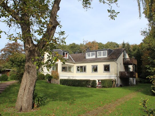 Provisionsfrei: Stilvolle 4-Zimmer-Maisonette mit Seeblick, 2 Balkonen und Gemeinschaftsgarten