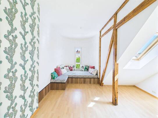 Wunderschöne DG-Wohnung mit Terrasse und Kamin