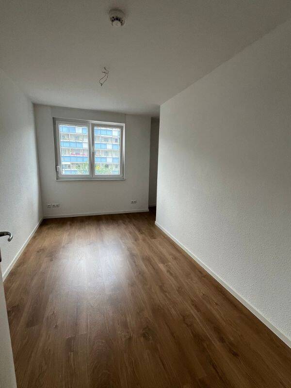 Helle 4-Raumwohnung Mietbeginn ab sofort - Foto 1