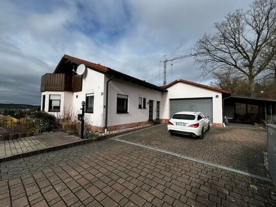 Dreifamilienhaus mit großer Garage, Grundstück mit Weitblick