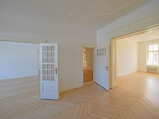 Helle 4-Zi-Whg mit EBK und Balkon im sanierten Altbau i.d. Woelckpromenade(WE04)