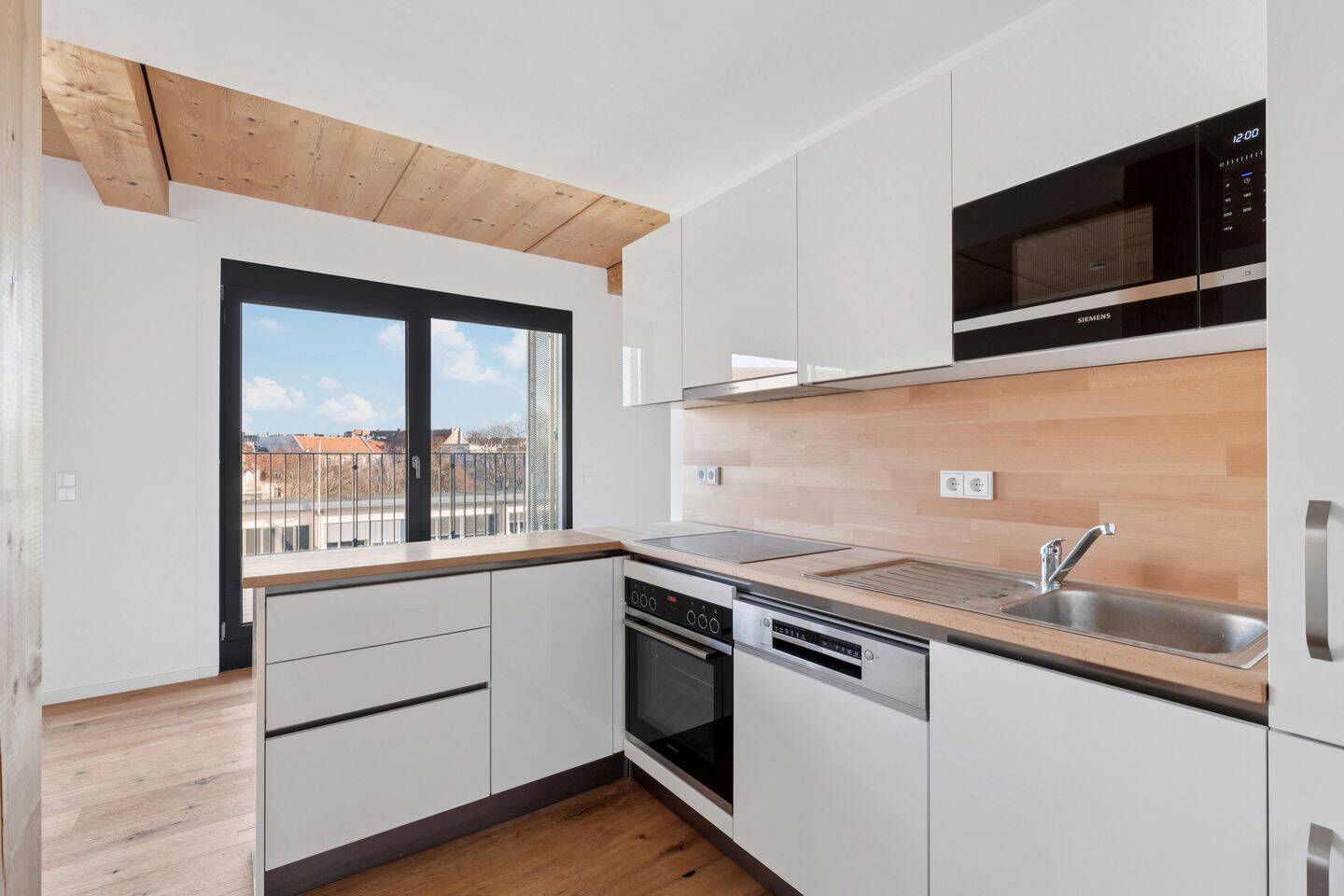 Exclusive 4-Room Penthouse with Roof Terrace and Balconies - Foto 1
