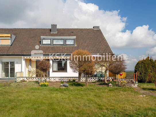 Geräumige Doppelhaushälfte auf Erbpachtgrundstück - Ihr neues Zuhause mit Potenzial.