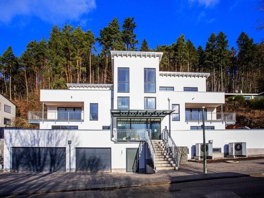 KL-Hohenecken: Attraktive, großzügige 3-Zimmerwohnung mit großer Südterrasse und Burgblick!