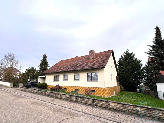 Wohnen auf einer Ebene Bungalow mit Ausbaupotential, Garten & Garage