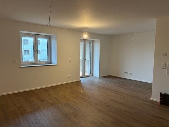 ZUR MIETE - 2-Zimmer-Wohnung mit Balkon in 97318 Kitzingen (WE 3-L06)