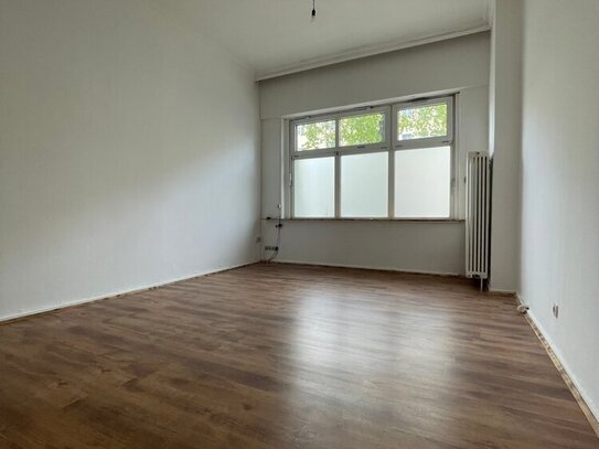 Steglitz: Hindenburgdamm: 3 Zimmer Bürofläche mit ca. 70 m², per SOFORT zu vermieten