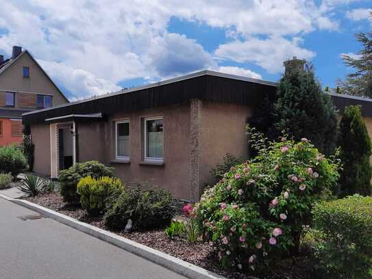 Massiver Bungalow, altersgerecht, bezugs- und gebrauchsfertig