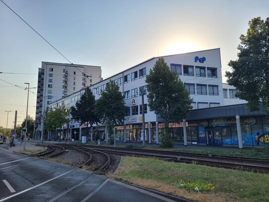 Grünau-attraktive Verkaufs- oder Gastroflächen verschiedener Größen im PEP-Center suchen Neubelebung