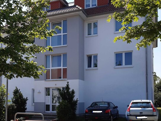 Hochwertige 3 - Zimmerwohnung mit Südbalkon u. Fahrstuhl in Ritterhude verkehrsgünstig, jedoch in ruhiger Lage