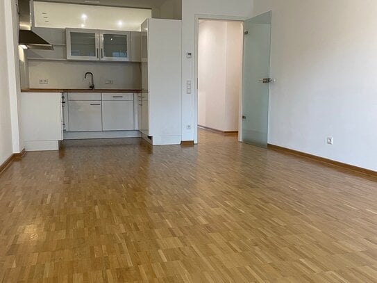 Moderne, lichtdurchflutete & großzügige 2-Zimmerwohnung mit 2 sonnigen Balkonen in zentraler Lage, provisionsfrei